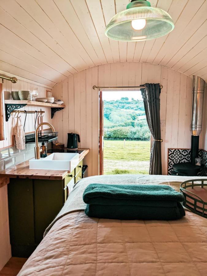 Stunning Shepherd'S Hut Retreat North Devon Bideford Exterior photo